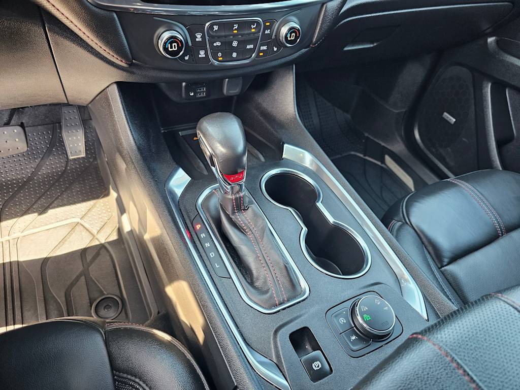2022 Chevrolet Traverse RS 16