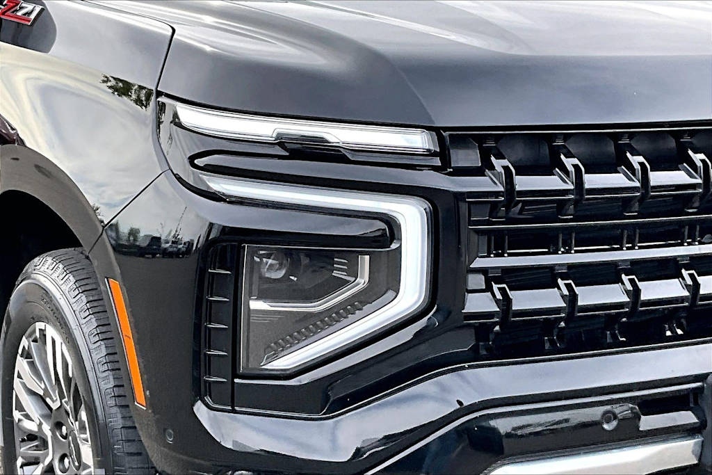 Thumbnail: 2025 Chevrolet Suburban - 30