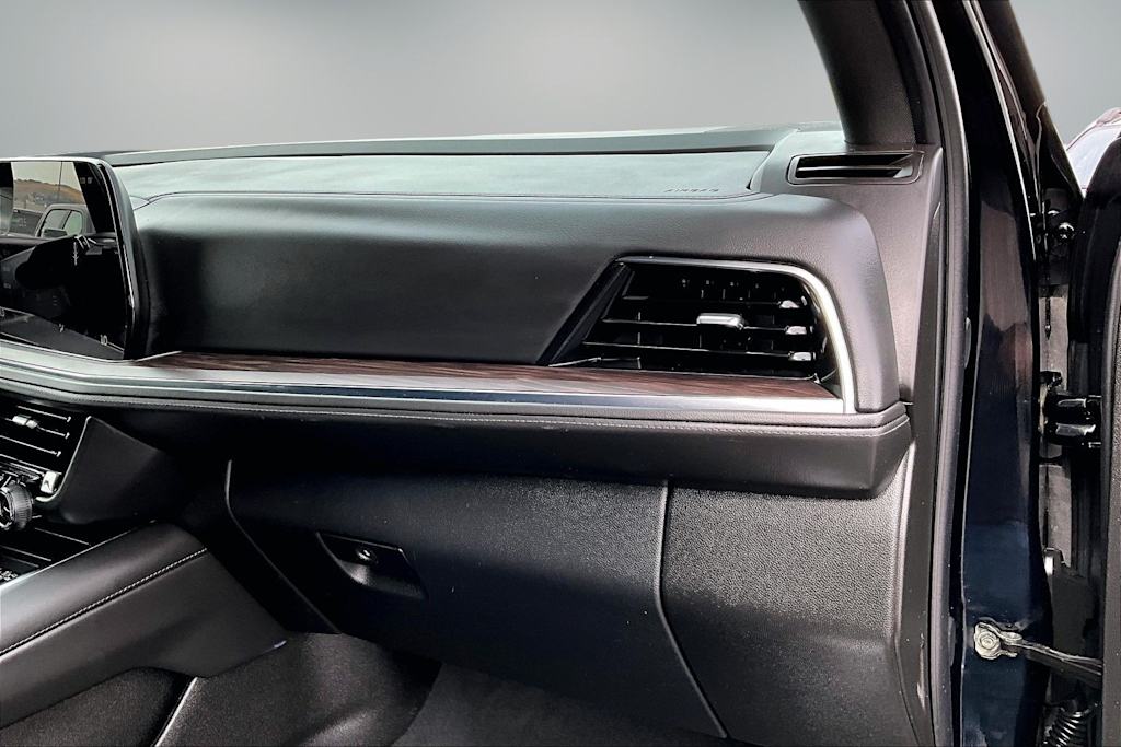 Thumbnail: 2025 Chevrolet Suburban - 21