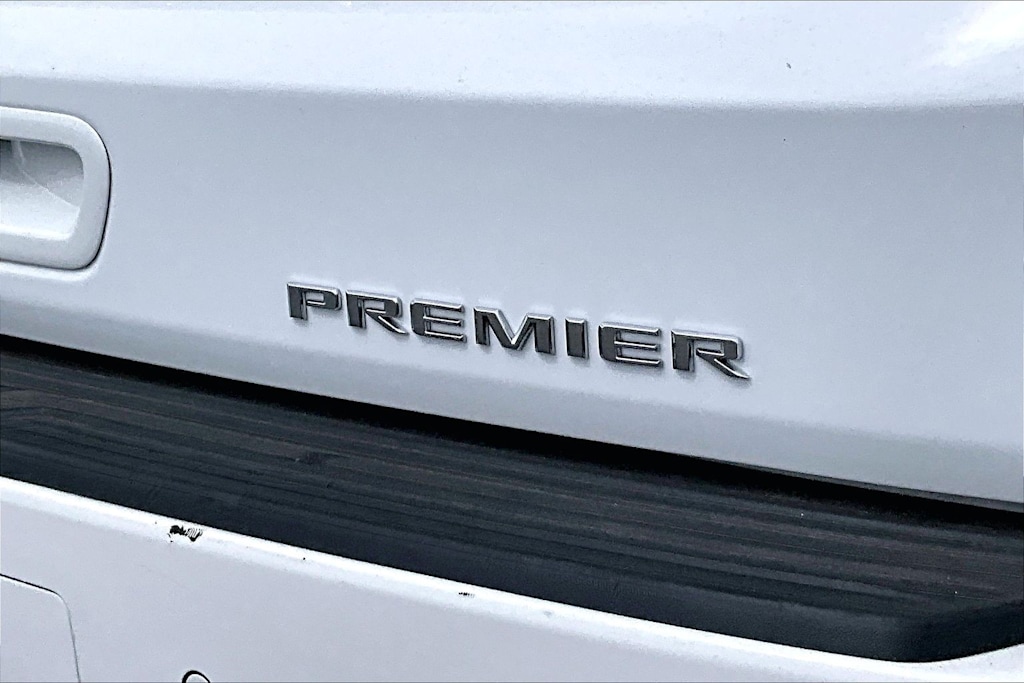 Thumbnail: 2023 Chevrolet Suburban - 7