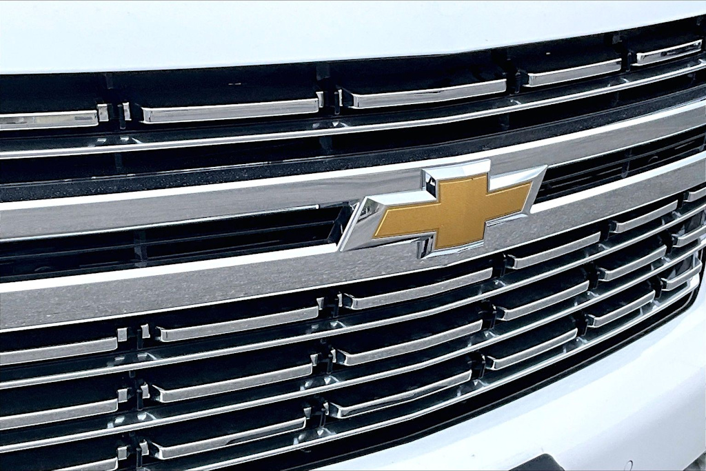 Thumbnail: 2023 Chevrolet Suburban - 32