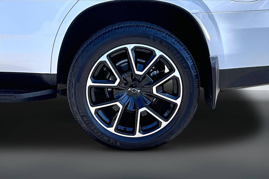 Thumbnail: 2023 Chevrolet Tahoe - 34