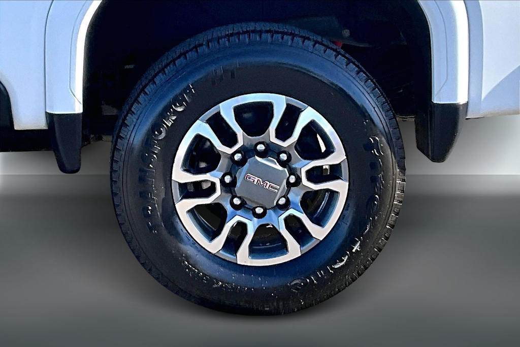 Thumbnail: 2022 GMC Sierra 3500 - 32