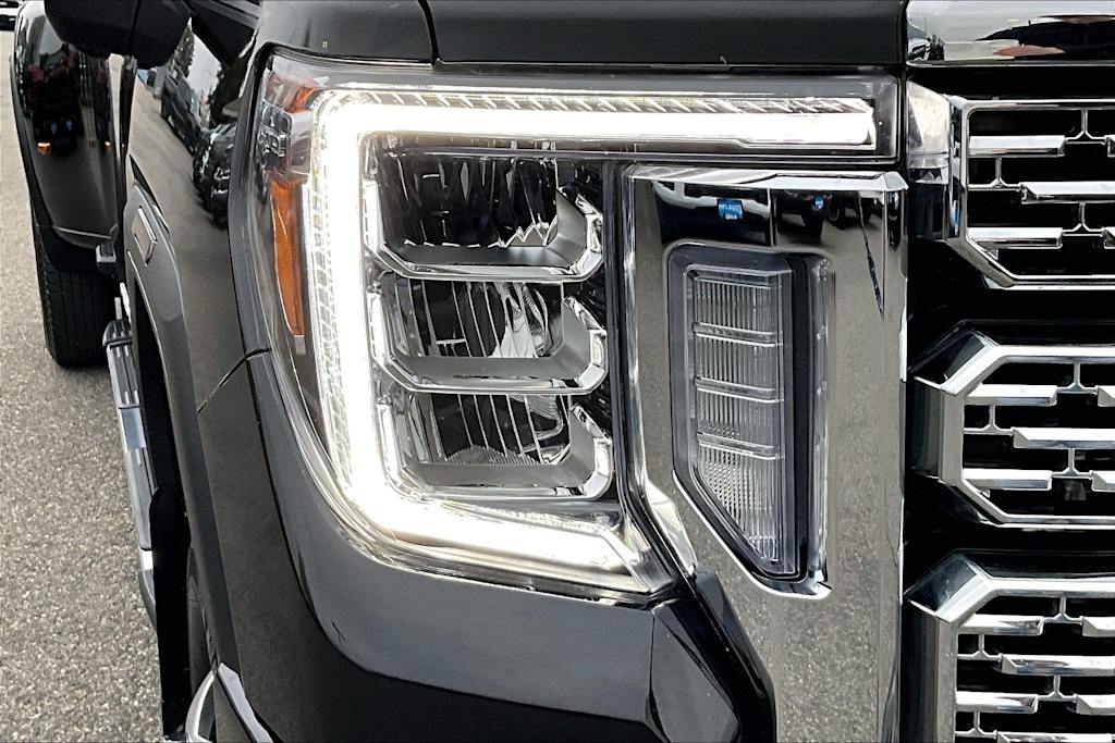 Thumbnail: 2022 GMC Sierra 3500 - 32