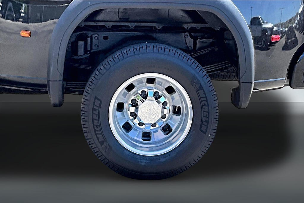 Thumbnail: 2025 GMC Sierra 3500 - 34