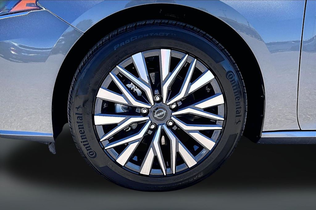 Thumbnail: 2025 Nissan Altima - 8