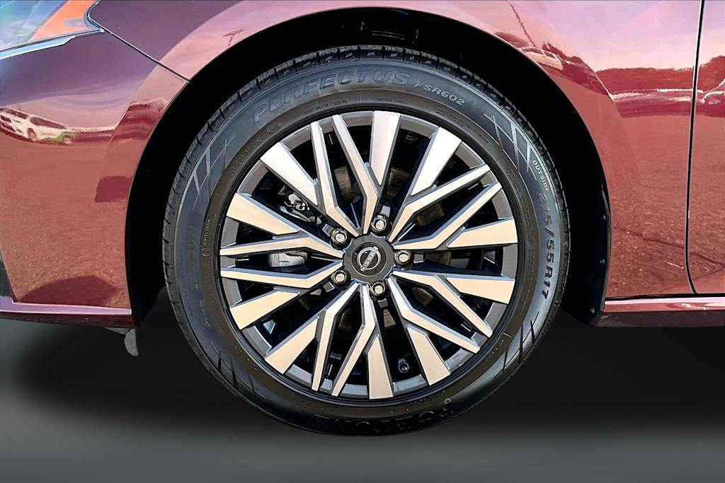 Thumbnail: 2025 Nissan Altima - 8
