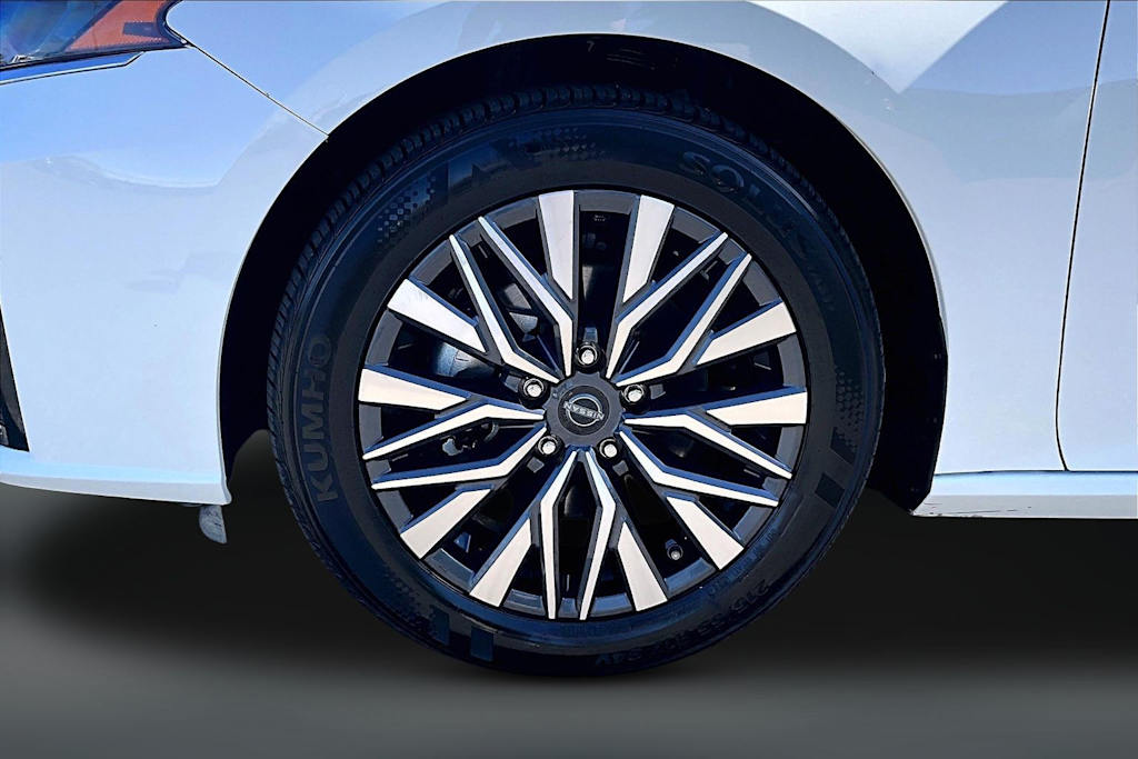 Thumbnail: 2025 Nissan Altima - 8
