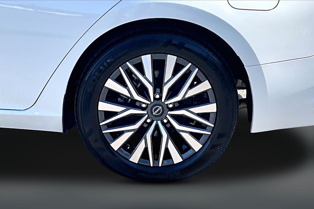 Thumbnail: 2025 Nissan Altima - 33
