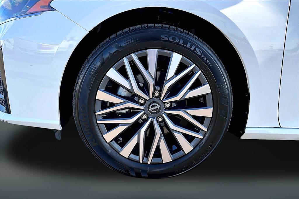 Thumbnail: 2025 Nissan Altima - 8