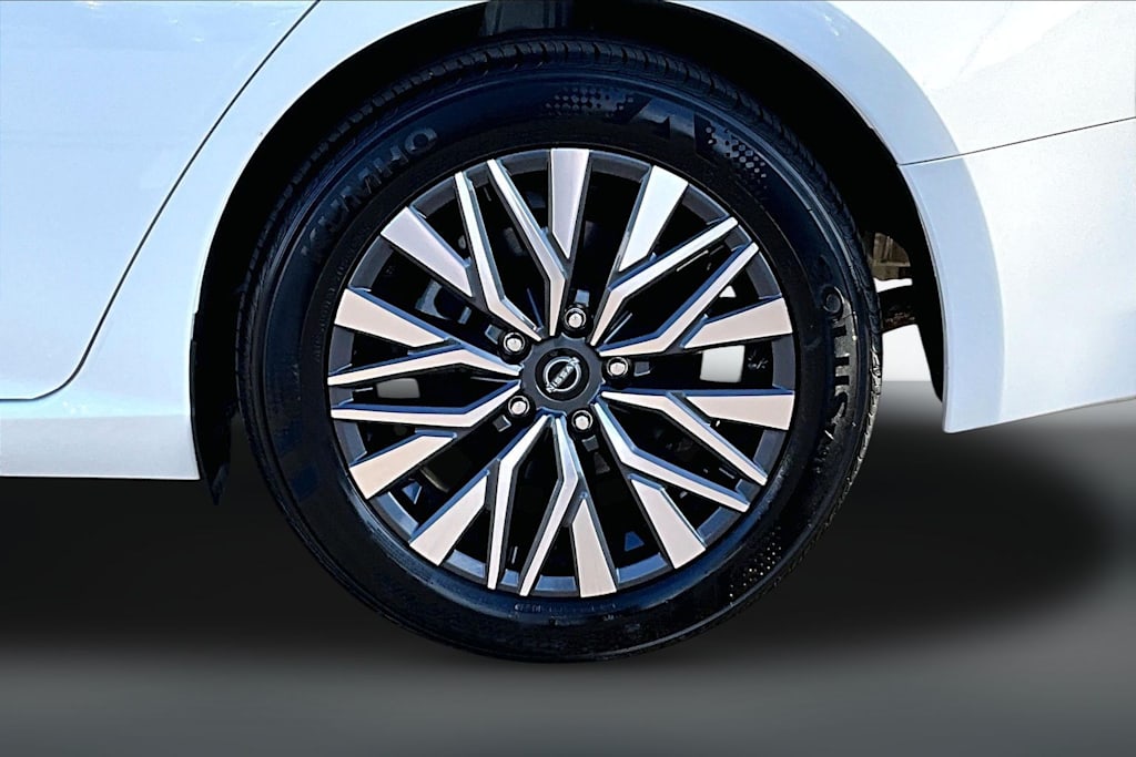Thumbnail: 2025 Nissan Altima - 31