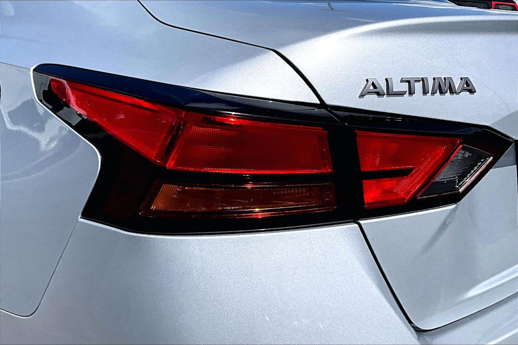 Thumbnail: 2023 Nissan Altima - 32