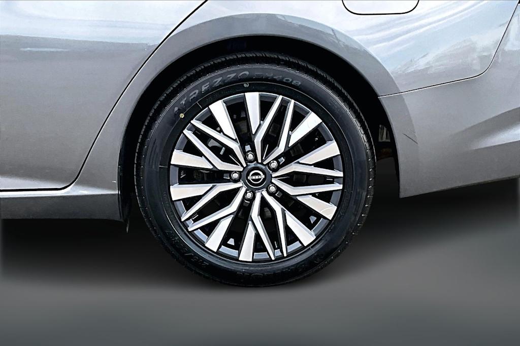 Thumbnail: 2024 Nissan Altima - 32