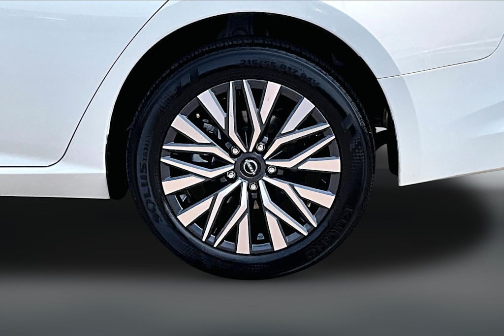 Thumbnail: 2025 Nissan Altima - 34