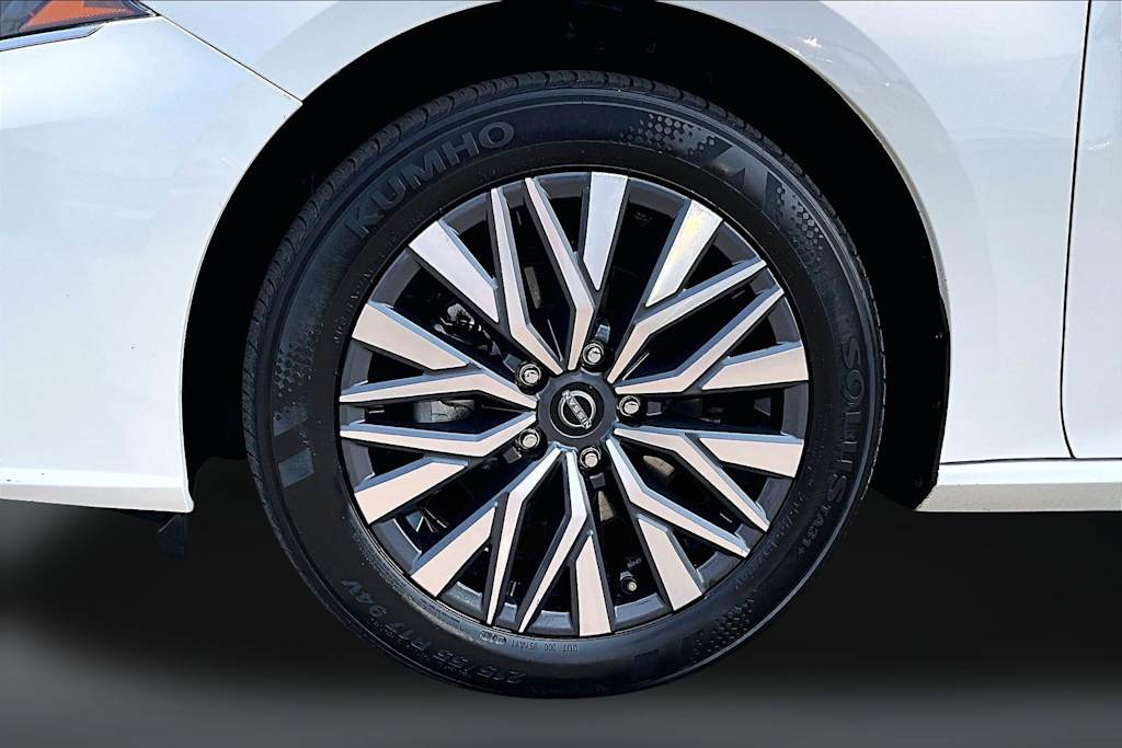 Thumbnail: 2025 Nissan Altima - 8