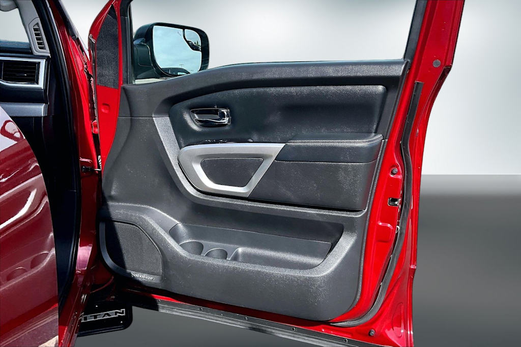 Thumbnail: 2018 Nissan Titan - 27