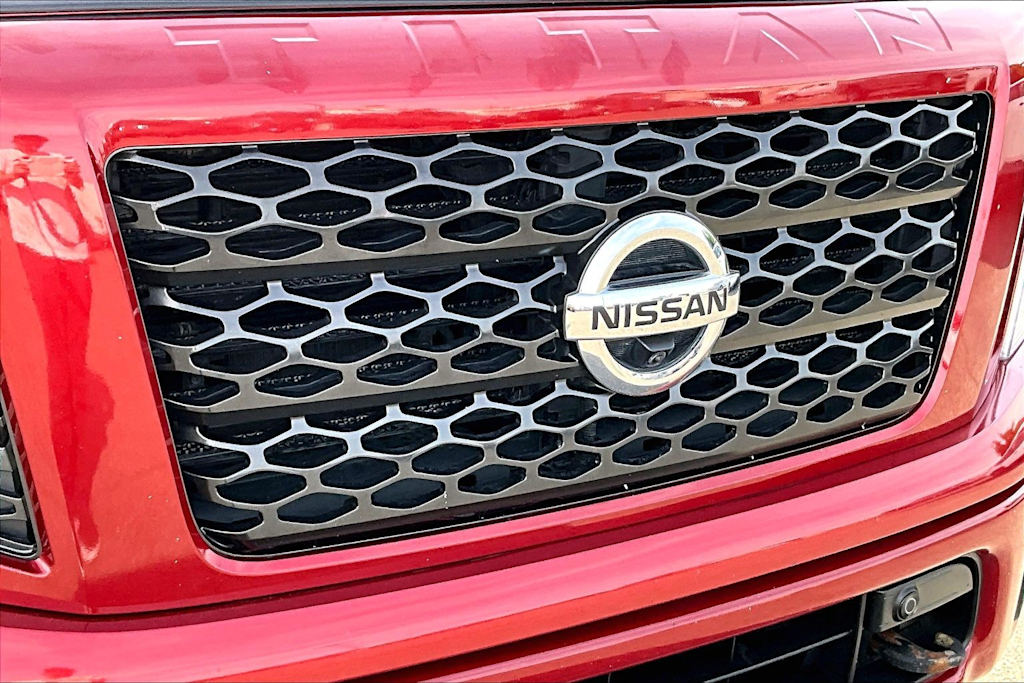 Thumbnail: 2018 Nissan Titan - 32