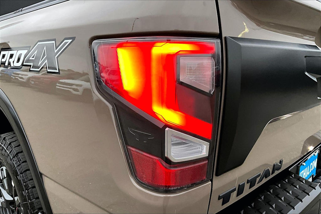 Thumbnail: 2022 Nissan Titan - 32