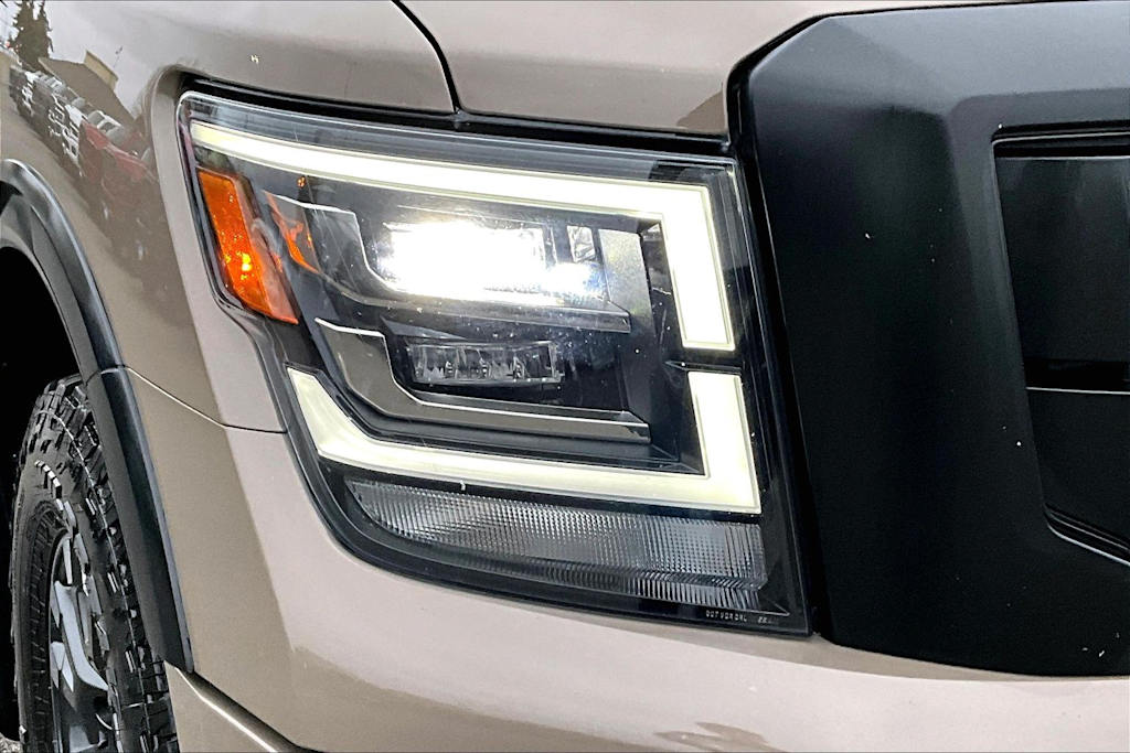 Thumbnail: 2022 Nissan Titan - 31