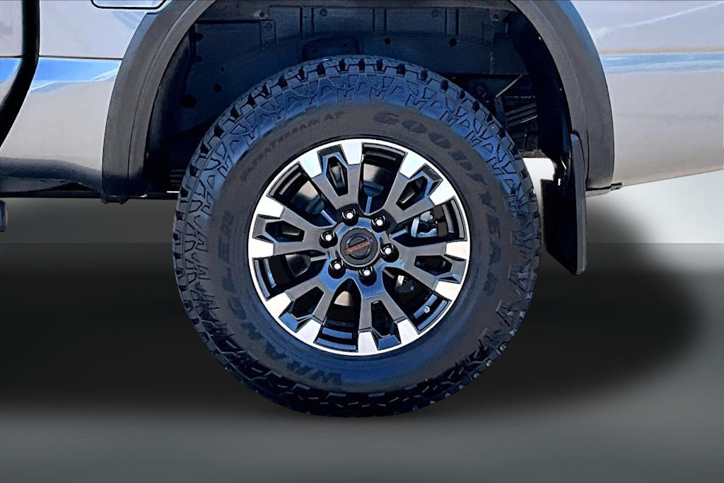 Thumbnail: 2021 Nissan Titan - 32