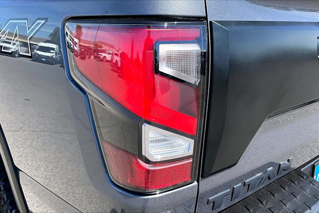 Thumbnail: 2021 Nissan Titan - 30