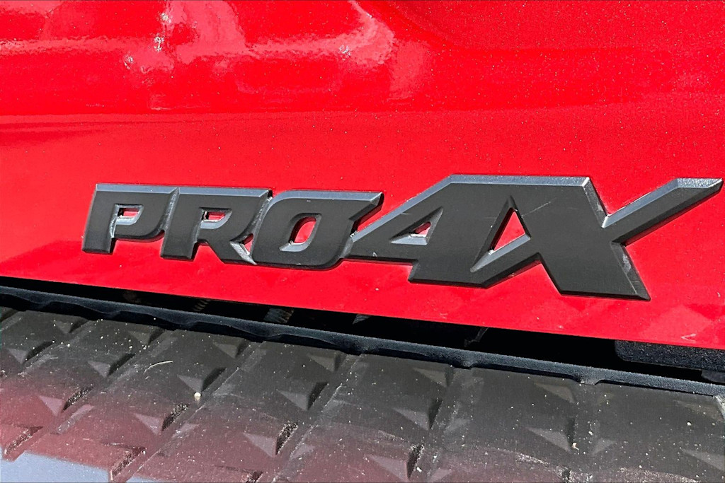 Thumbnail: 2019 Nissan Titan - 7