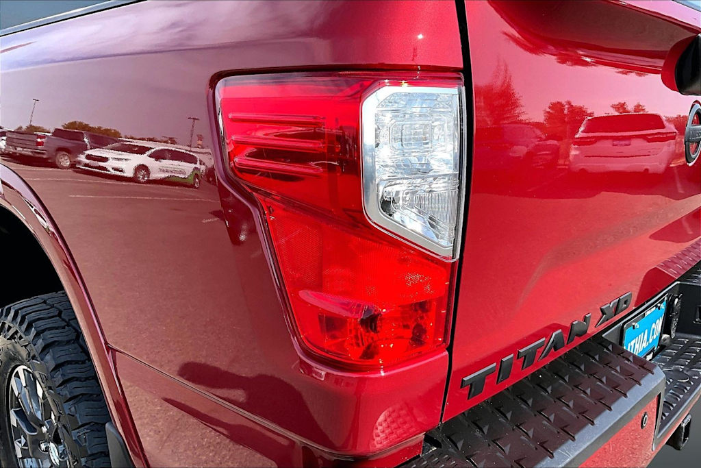 Thumbnail: 2019 Nissan Titan - 32
