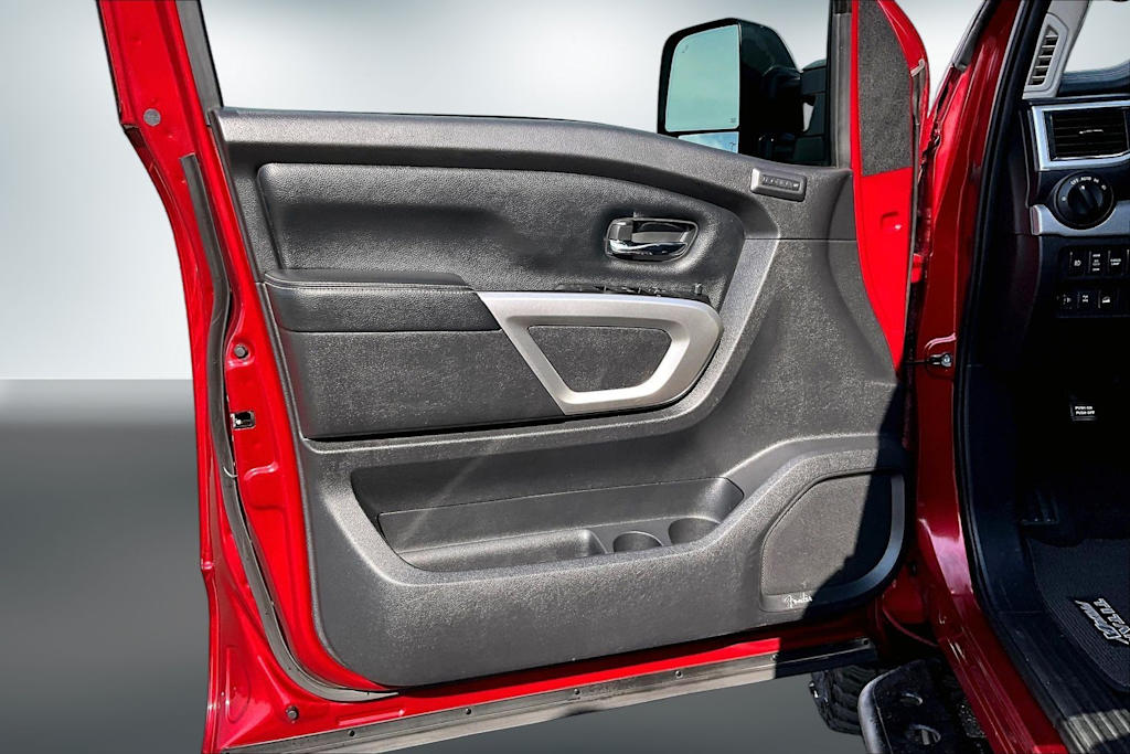 Thumbnail: 2019 Nissan Titan - 27