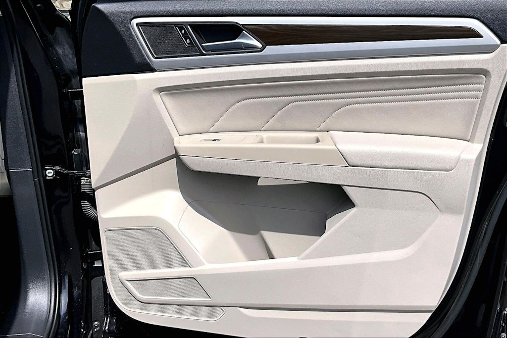 Thumbnail: 2021 Volkswagen Atlas - 27