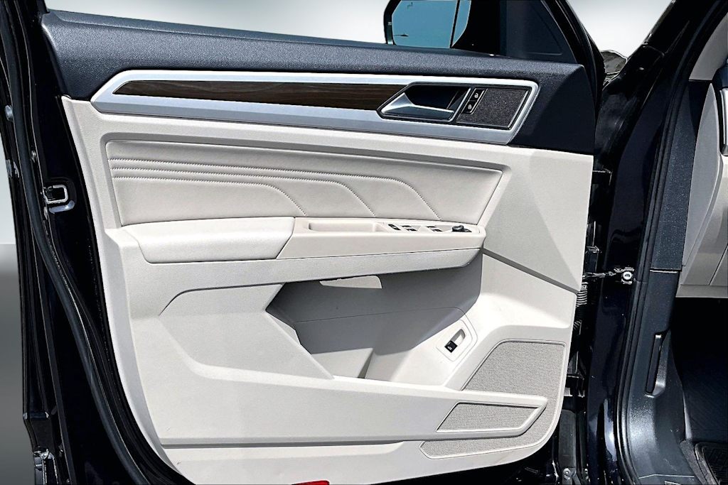 Thumbnail: 2021 Volkswagen Atlas - 26