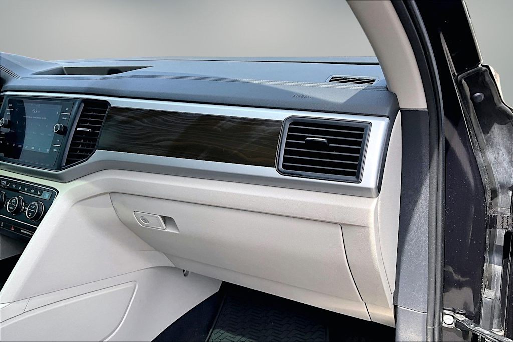 Thumbnail: 2021 Volkswagen Atlas - 23