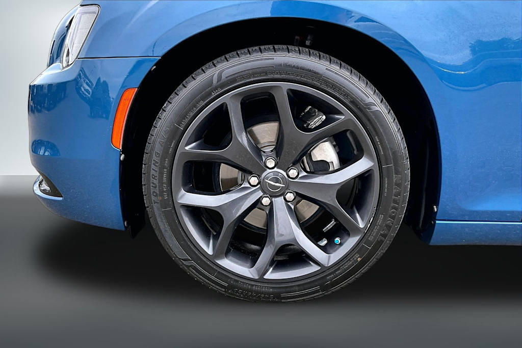 Thumbnail: 2023 Chrysler 300 - 8