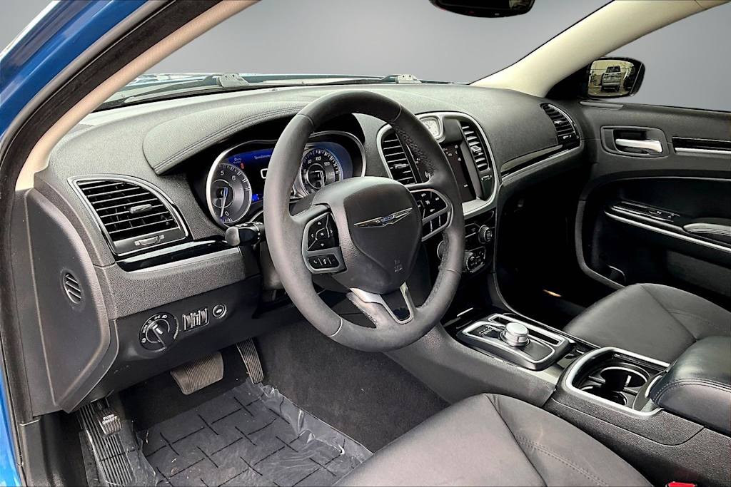 Thumbnail: 2023 Chrysler 300 - 2