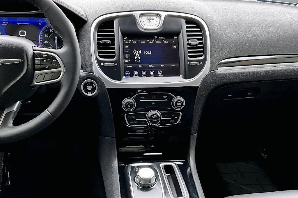 Thumbnail: 2023 Chrysler 300 - 15