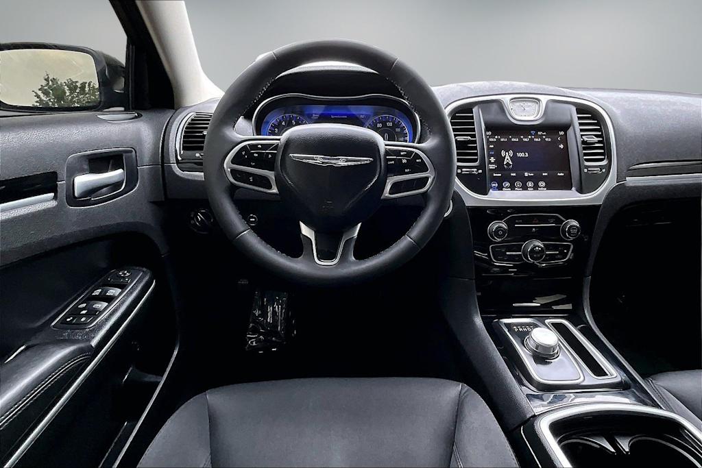 Thumbnail: 2023 Chrysler 300 - 14