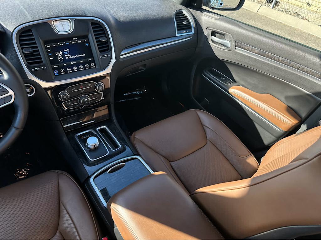 2018 Chrysler 300 Limited Edition 13