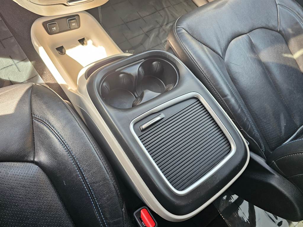 2023 Chrysler Pacifica Touring L 28