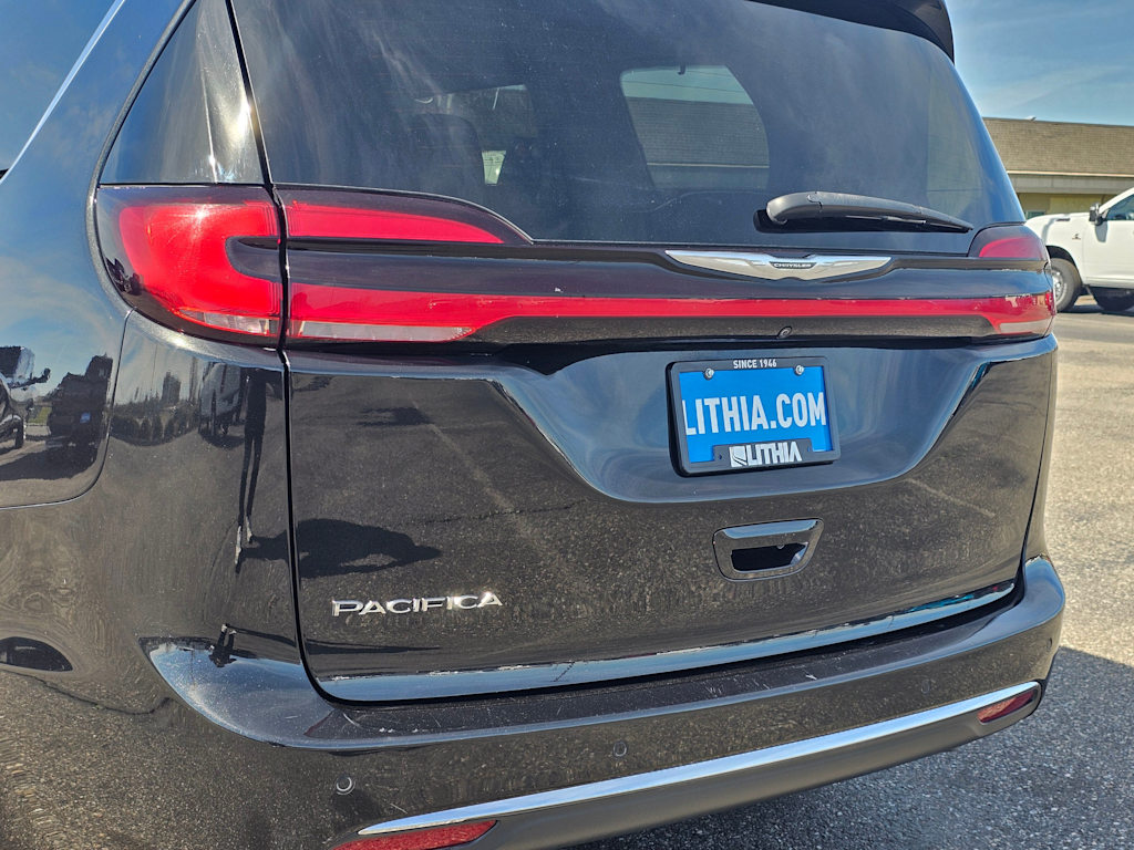 2023 Chrysler Pacifica Touring L 21