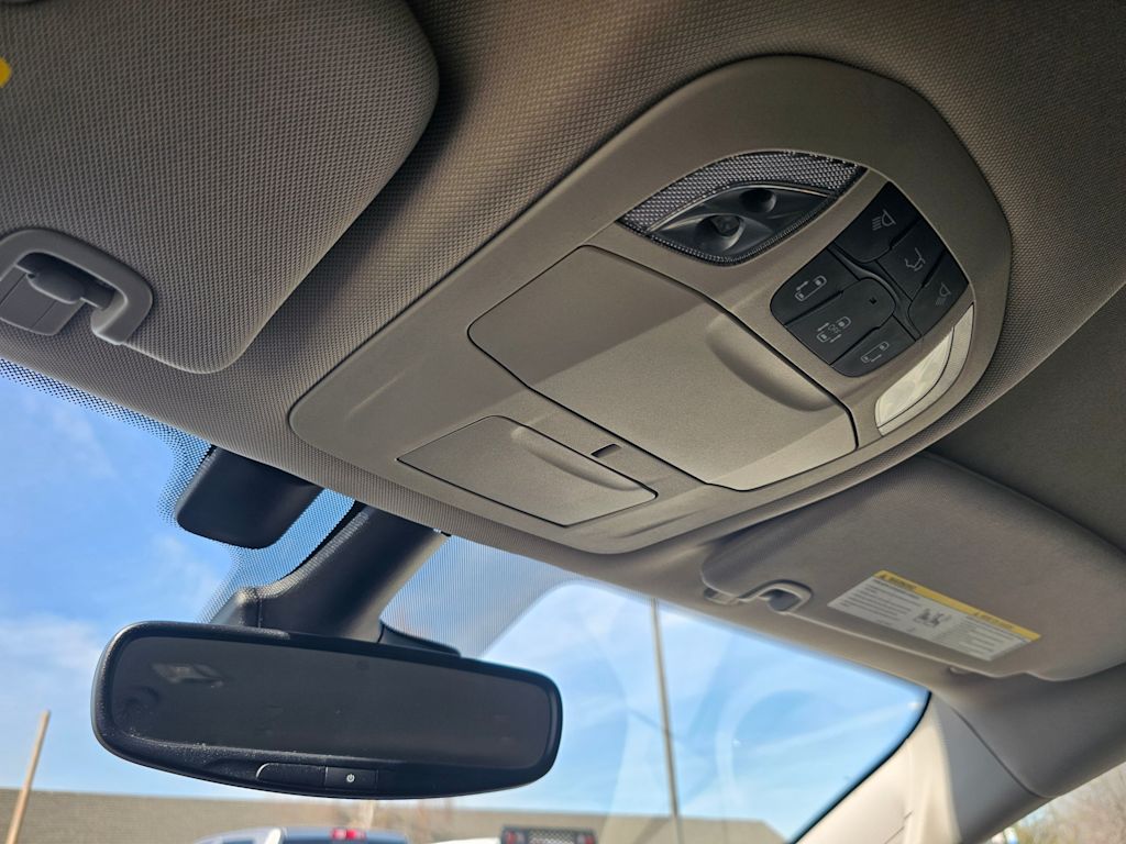 2023 Chrysler Pacifica Touring L 30