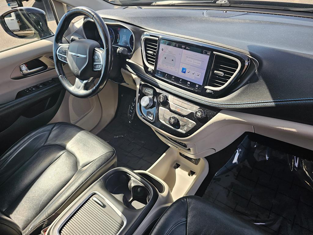 2023 Chrysler Pacifica Touring L 13