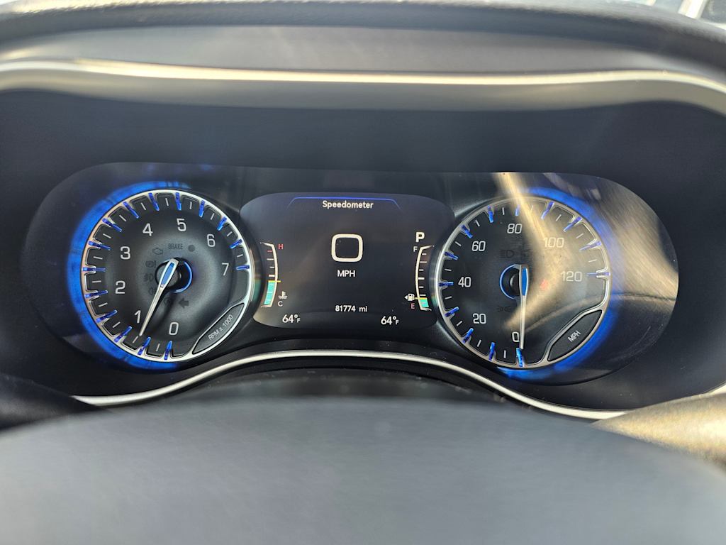 2023 Chrysler Pacifica Touring L 17
