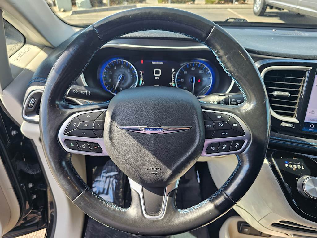 2023 Chrysler Pacifica Touring L 14