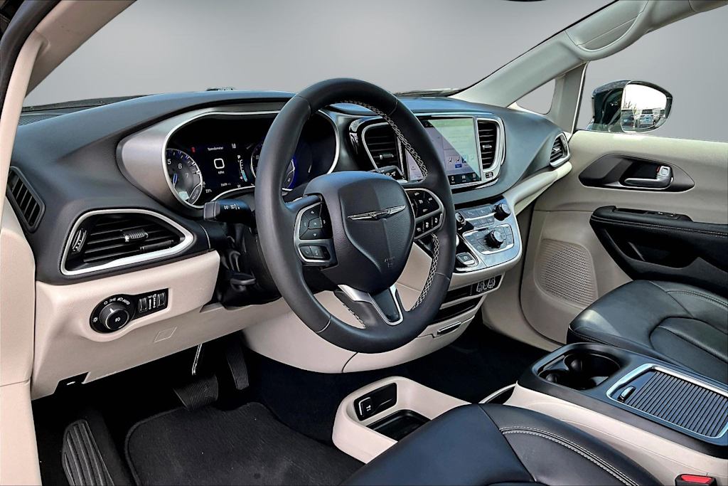 Thumbnail: 2024 Chrysler Pacifica - 2