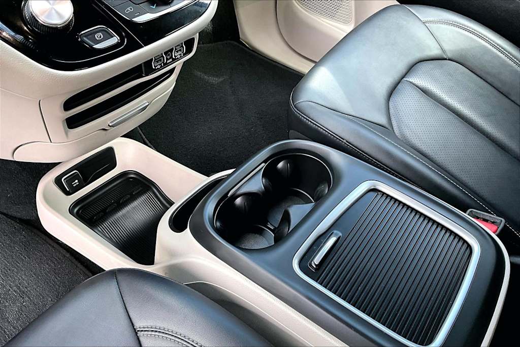 Thumbnail: 2024 Chrysler Pacifica - 15