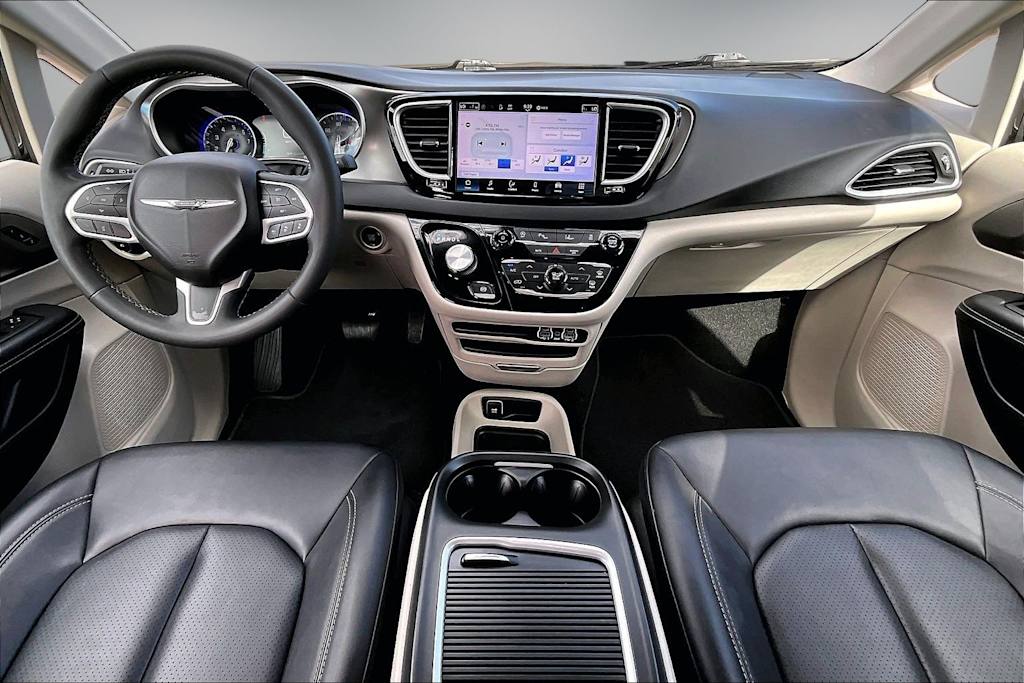 Thumbnail: 2024 Chrysler Pacifica - 8
