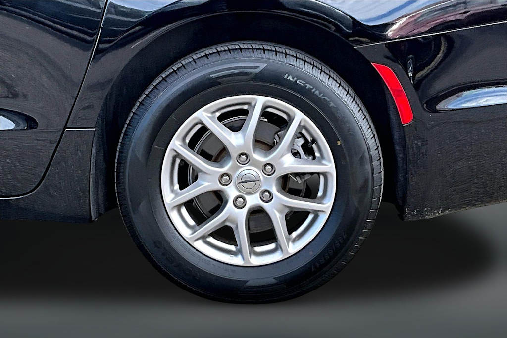 Thumbnail: 2024 Chrysler Pacifica - 32