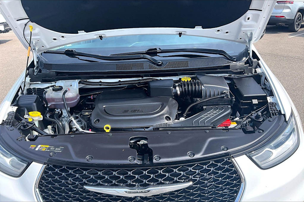Thumbnail: 2024 Chrysler Pacifica - 9