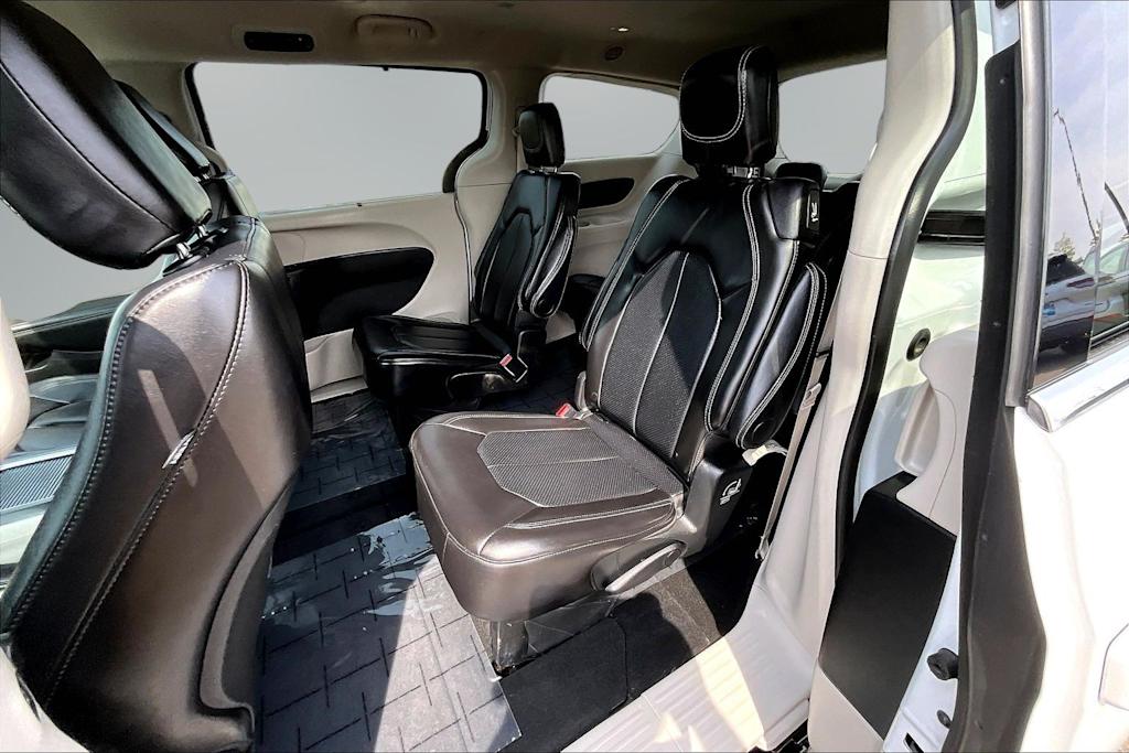Thumbnail: 2024 Chrysler Pacifica - 28