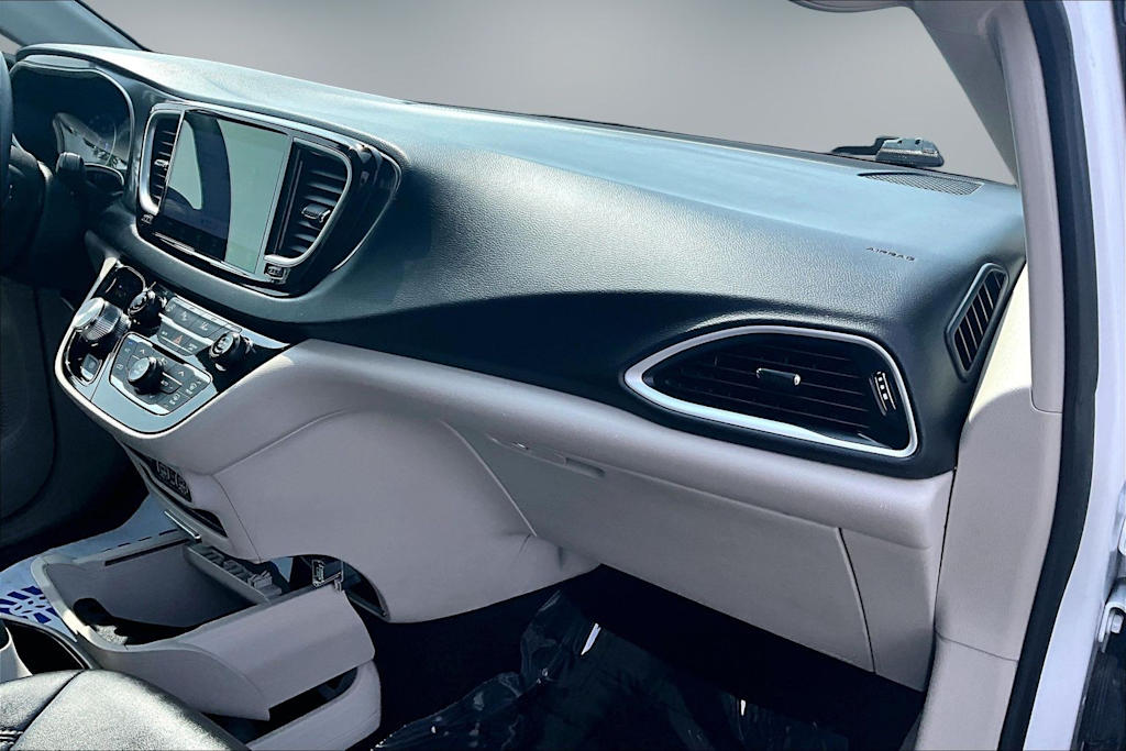 Thumbnail: 2024 Chrysler Pacifica - 15