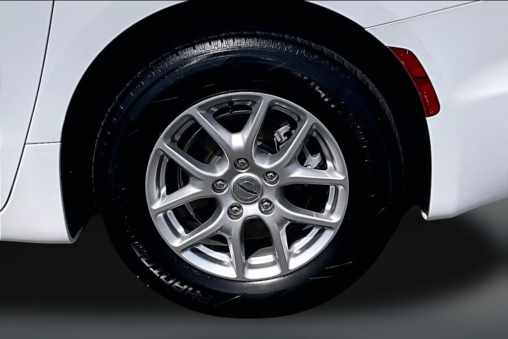 Thumbnail: 2024 Chrysler Pacifica - 36